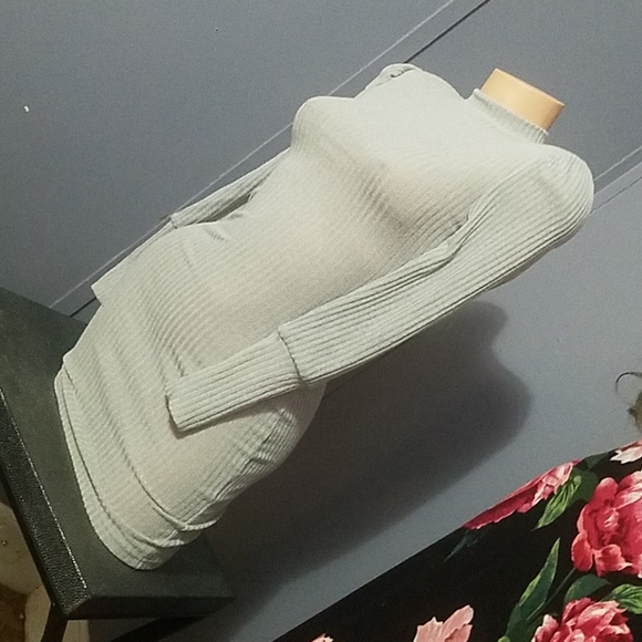 Stunning Imported Sweater Dress MUST SEE - Picture 2 of 9